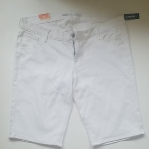 Old Navy Bermuda pants